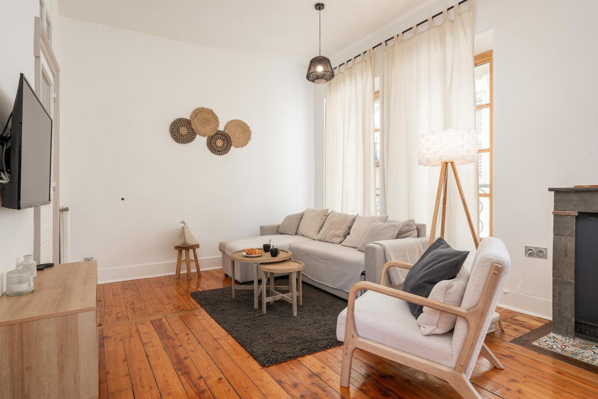 Appartement Spacieux Et Chaleureux Coeur De Ville Chambery Luaran gambar