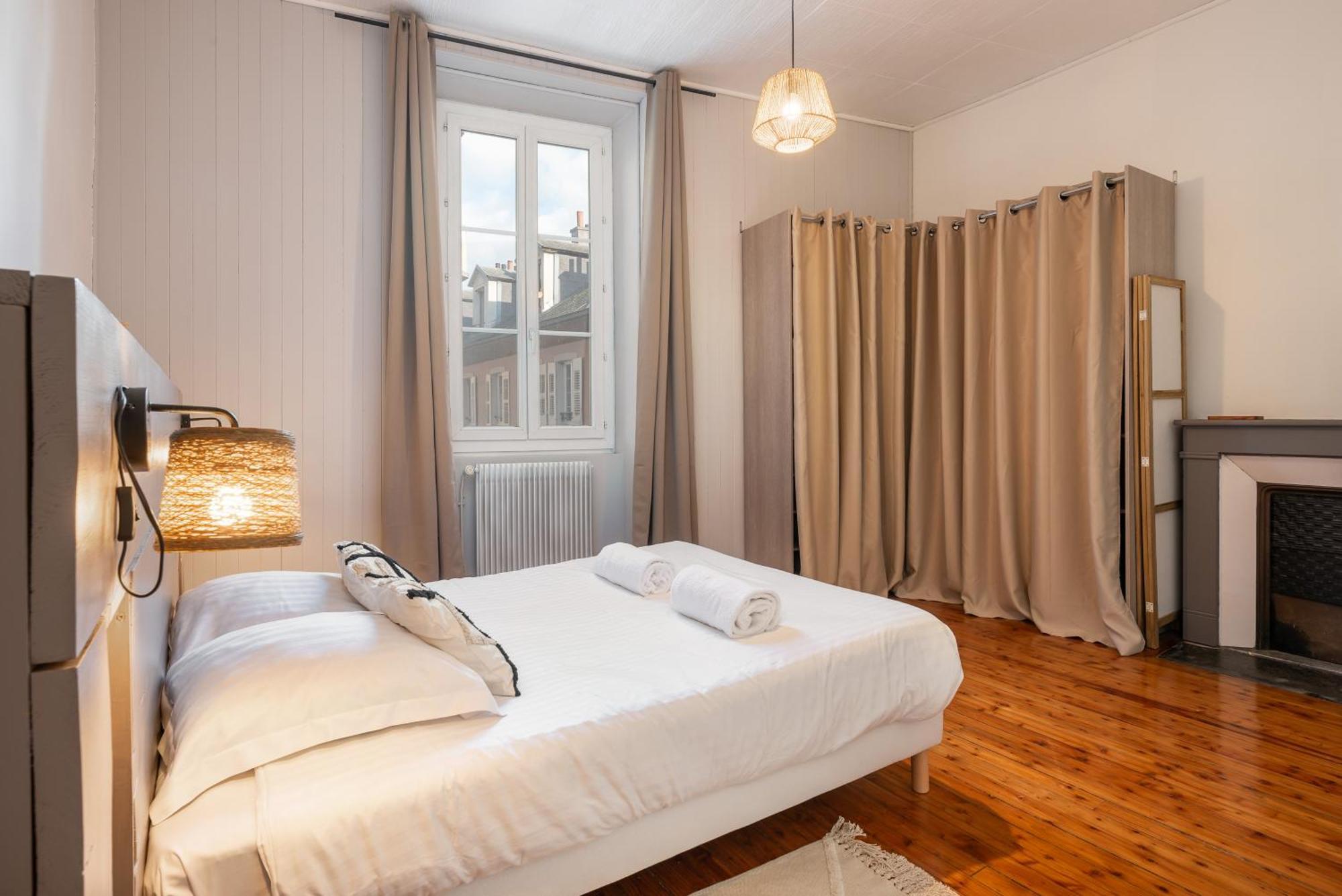 Appartement Spacieux Et Chaleureux Coeur De Ville Chambery Luaran gambar