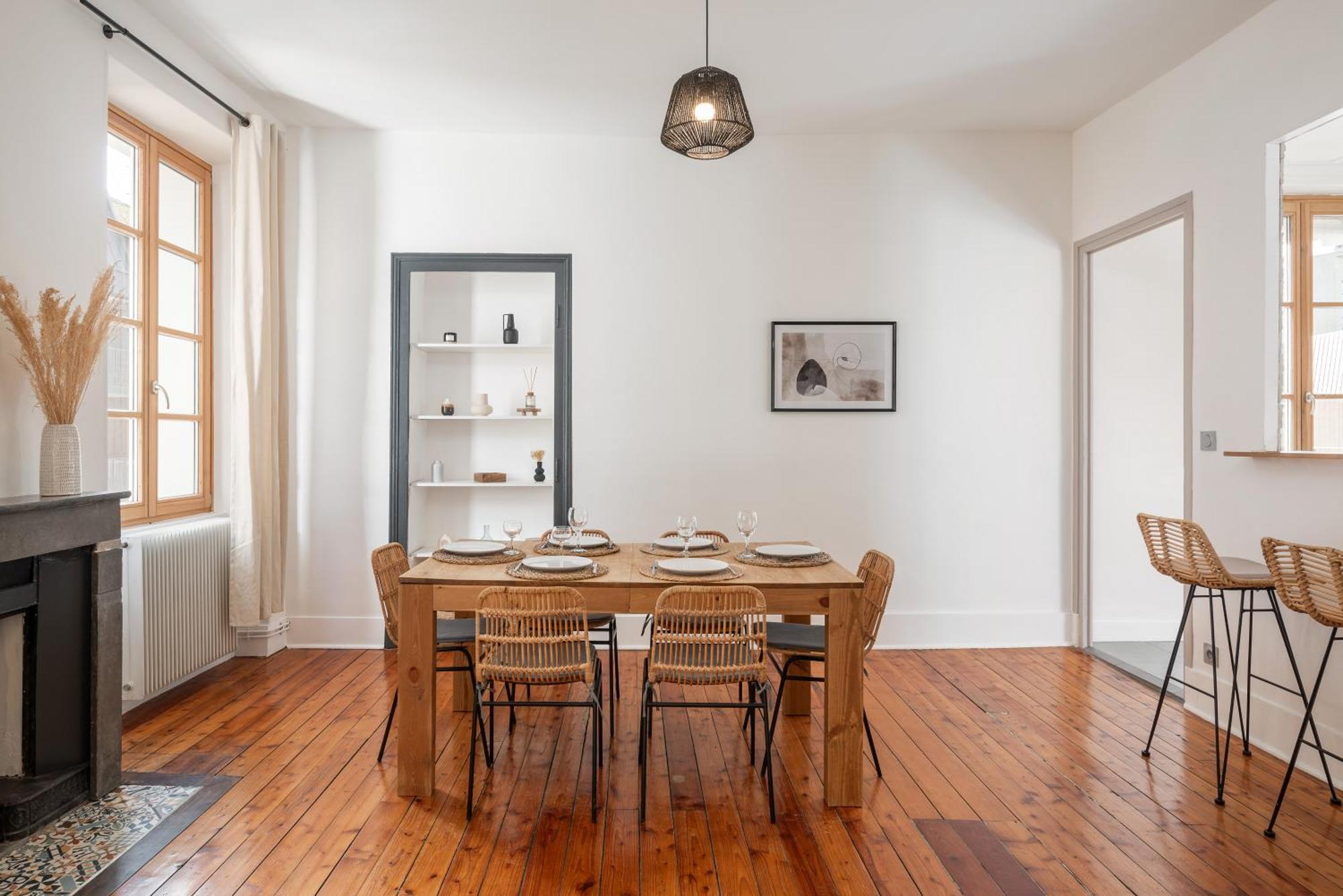 Appartement Spacieux Et Chaleureux Coeur De Ville Chambery Luaran gambar