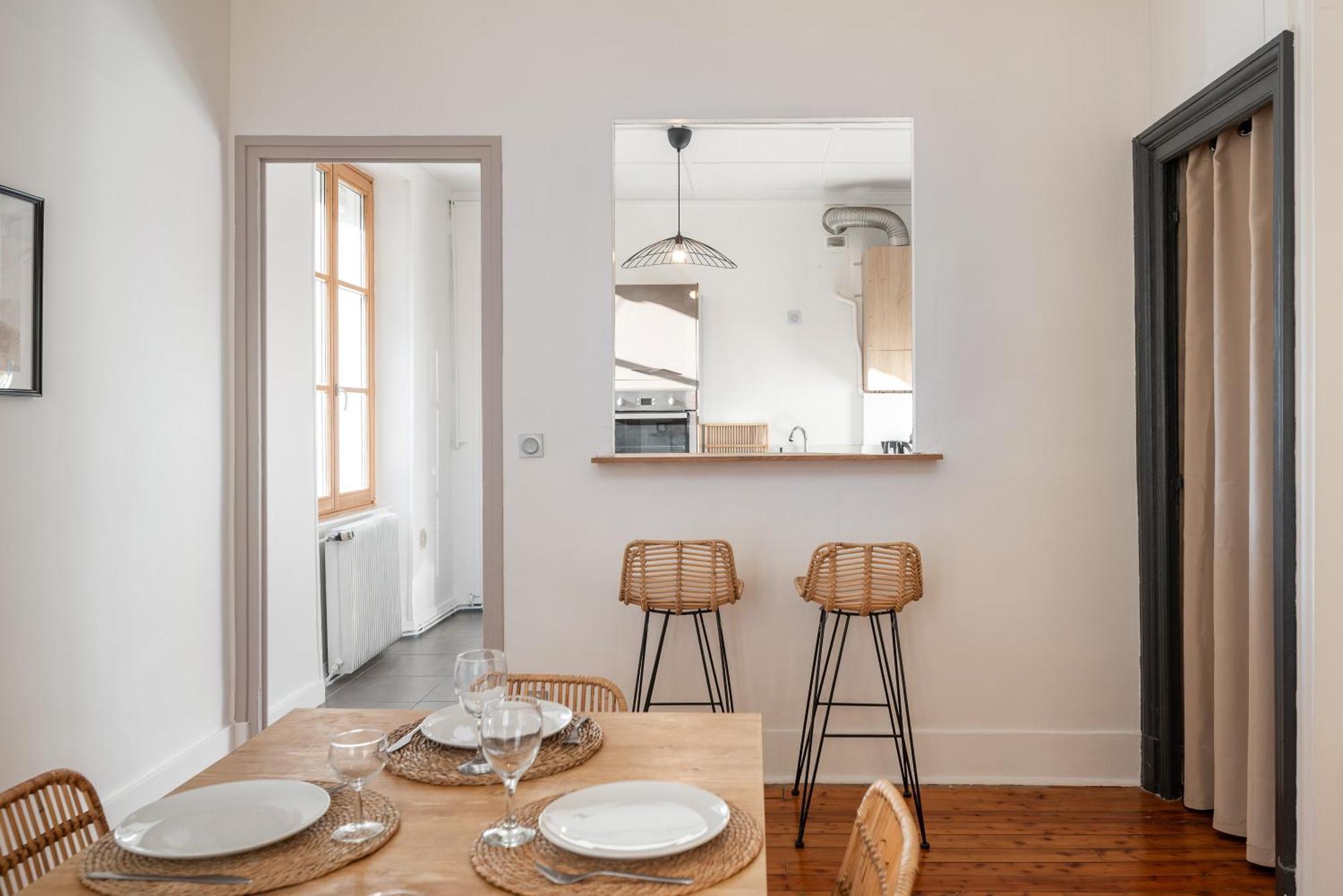 Appartement Spacieux Et Chaleureux Coeur De Ville Chambery Luaran gambar